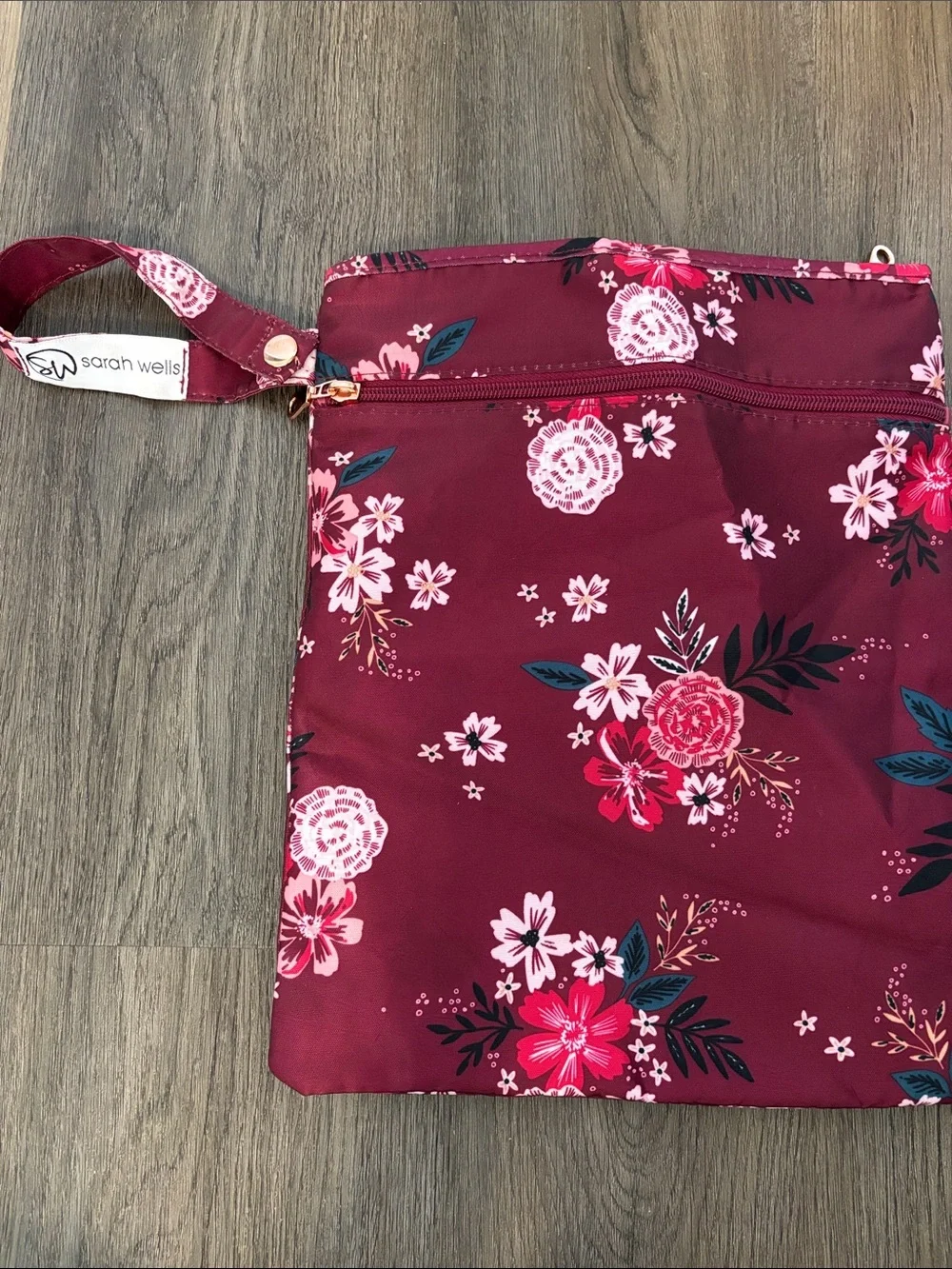 Sarah Wells Lizzy Pumping Nursing Bag with Pumparoo Accessory Berry Bloom Color